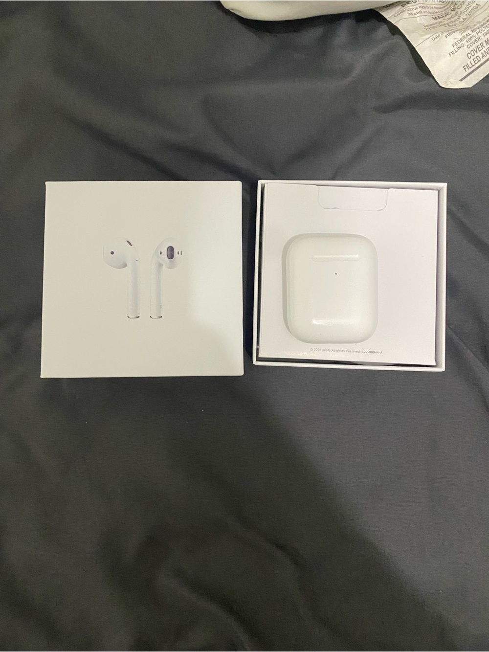 Apple White Wireless EarPods with Charging Case